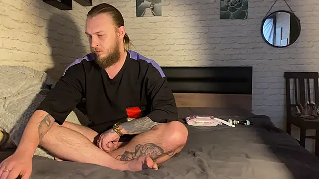 Snapshot of leesmoke chatting on February 23, 6:22 am leesmoke online show from February 23, 6:22 am