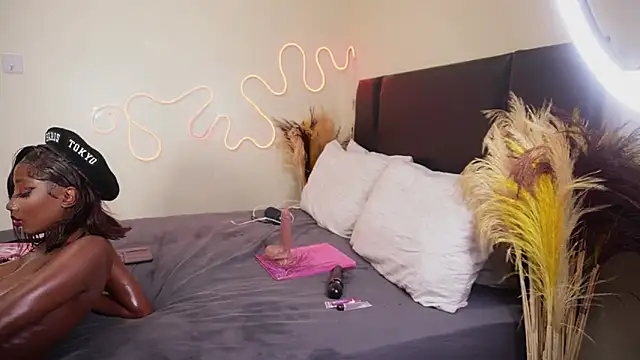  Watuluv  online show from January 7, 8:52 pm