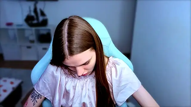 StellaLawless online show from November 1, 7:32 am