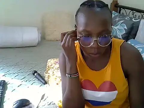 Sweet Bear online show from May 31, 1:18 pm