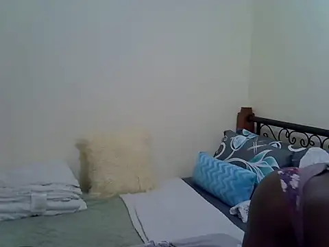 Snapshot of Sweet_Bear chatting on June 1, 9:22 am Sweet Bear online show from June 1, 9:22 am