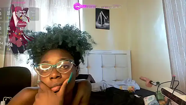 Snapshot of Lunarfreaky chatting on September 20, 4:57 am Lunarfreaky online show from September 20, 4:57 am