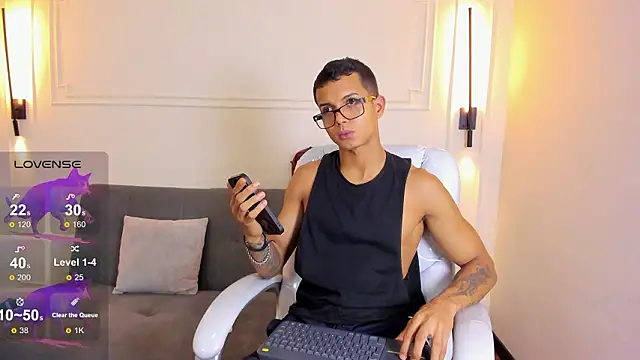 Paradise boy s online show from February 19, 7:54 pm