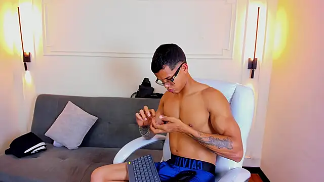 Paradise boy s online show from February 26, 8:19 pm