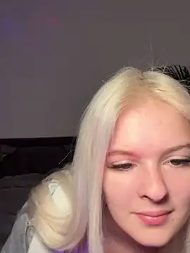 Snapshot of Allylove03 chatting on January 4, 7:13 am Allylove03 online show from January 4, 7:13 am