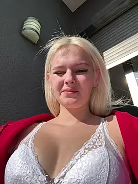 Snapshot of Allylove03 chatting on January 12, 12:23 pm Allylove03 online show from January 12, 12:23 pm