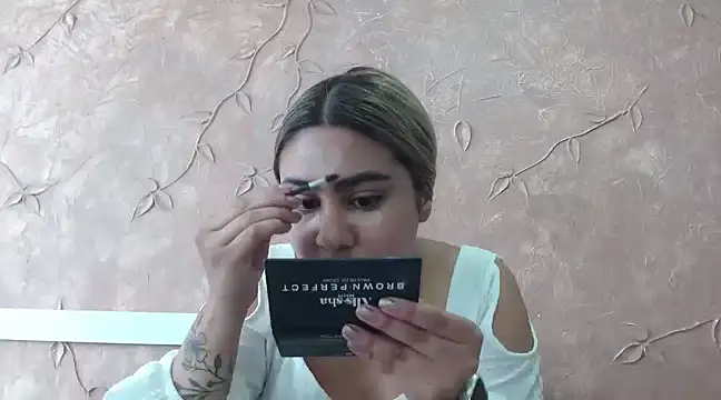 Miabonnett  online show from January 25, 1:08 pm