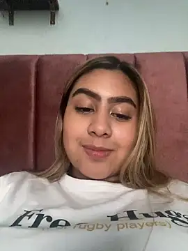 Miabonnett  online show from February 3, 10:00 pm