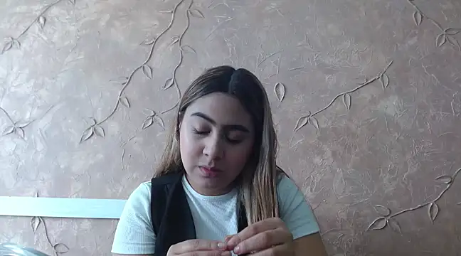 Miabonnett  online show from February 4, 1:16 pm