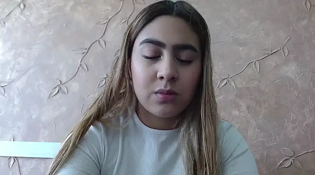 Miabonnett  online show from February 21, 12:06 pm