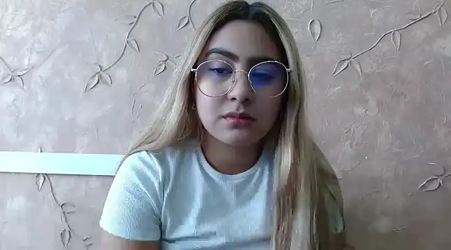 Miabonnett  online show from February 21, 3:10 pm