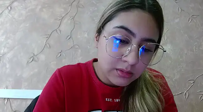 Miabonnett  online show from March 11, 6:19 pm