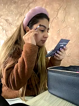 Miabonnett  online show from September 17, 12:07 pm