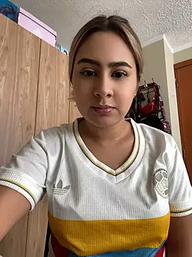 Miabonnett  online show from June 17, 3:02 pm