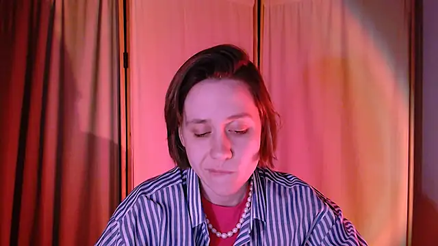 Snapshot of Malinax chatting on February 2, 12:09 am Malinax online show from February 2, 12:09 am