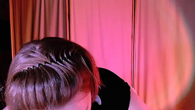 Snapshot of Malinax chatting on March 6, 10:47 pm Malinax online show from March 6, 10:47 pm