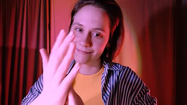 Snapshot of Malinax chatting on March 19, 2:05 am Malinax online show from March 19, 2:05 am