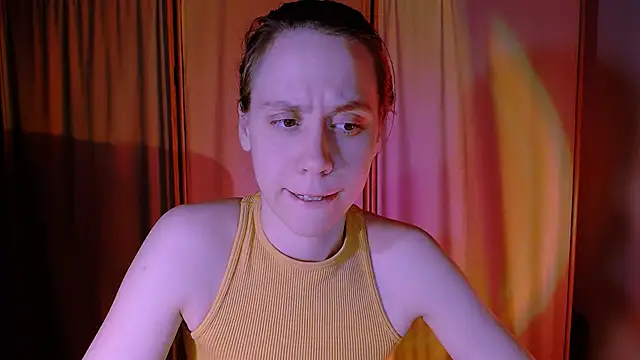 Snapshot of Malinax chatting on October 2, 10:39 pm Malinax online show from October 2, 10:39 pm