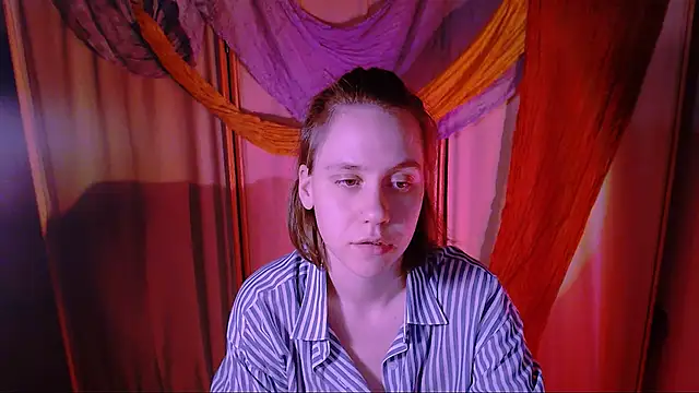 Snapshot of Malinax chatting on December 14, 10:25 pm Malinax online show from December 14, 10:25 pm