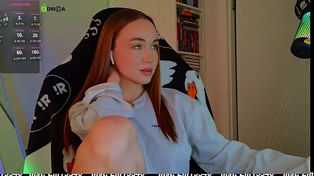 Emili1- online show from December 18, 12:18 pm