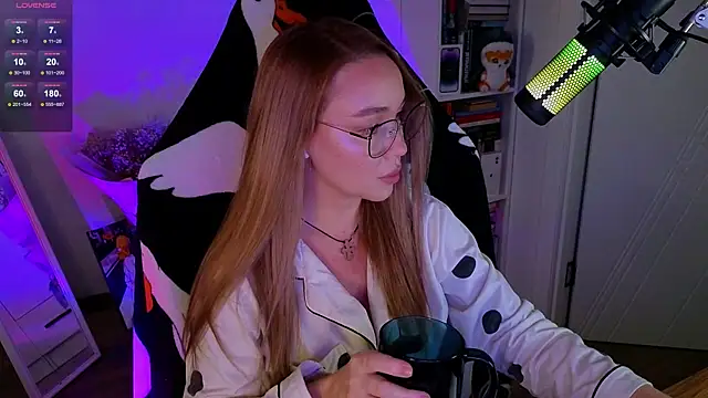 Emili1- online show from October 12, 11:42 am