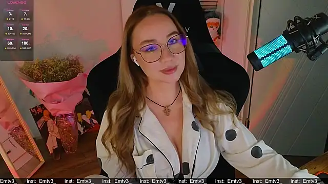 Emili1- online show from December 1, 11:48 am