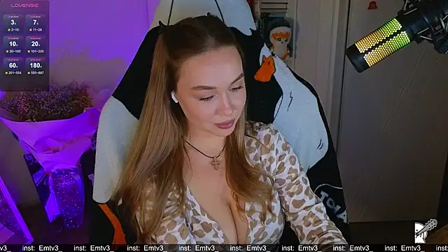 Emili1- online show from December 15, 2:32 pm