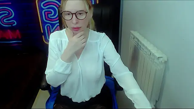 kerakiss877 online show from February 19, 8:20 pm