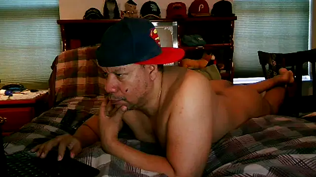 Snapshot of pimpdaddy4ever chatting on March 8, 10:02 pm pimpdaddy4ever online show from March 8, 10:02 pm