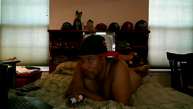 Snapshot of pimpdaddy4ever chatting on September 14, 8:19 pm pimpdaddy4ever online show from September 14, 8:19 pm