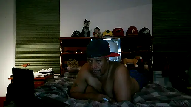 Snapshot of pimpdaddy4ever chatting on October 18, 1:19 am pimpdaddy4ever online show from October 18, 1:19 am