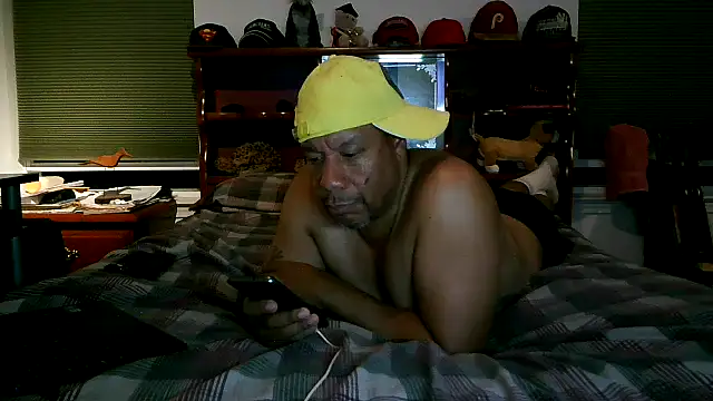 Snapshot of pimpdaddy4ever chatting on November 7, 1:27 am pimpdaddy4ever online show from November 7, 1:27 am