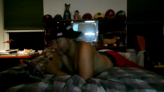 Snapshot of pimpdaddy4ever chatting on November 16, 5:02 am pimpdaddy4ever online show from November 16, 5:02 am