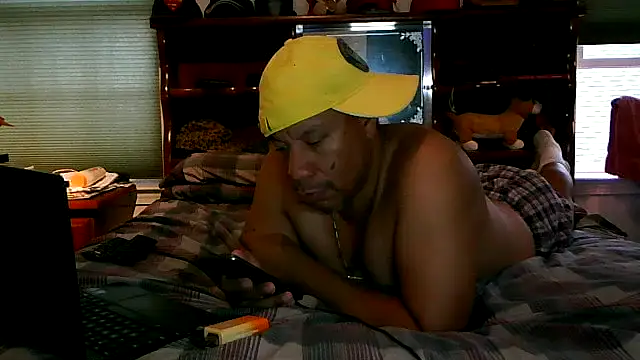 Snapshot of pimpdaddy4ever chatting on November 19, 3:12 pm pimpdaddy4ever online show from November 19, 3:12 pm