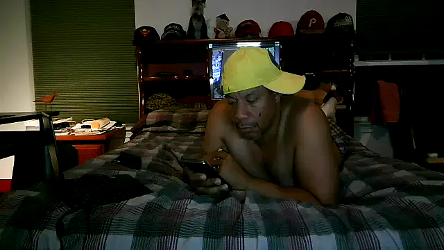 Snapshot of pimpdaddy4ever chatting on November 20, 4:23 am pimpdaddy4ever online show from November 20, 4:23 am