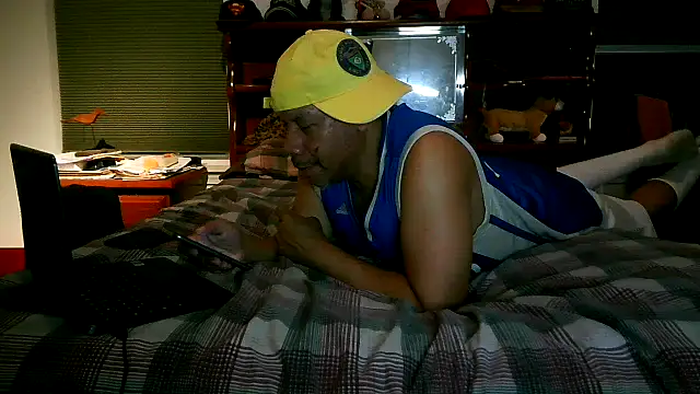 Snapshot of pimpdaddy4ever chatting on November 28, 1:08 am pimpdaddy4ever online show from November 28, 1:08 am