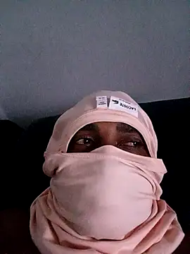 Snapshot of Beto0815 chatting on February 7, 2:59 am Beto0815 online show from February 7, 2:59 am