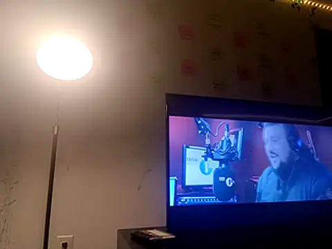 Applebottomup online show from December 3, 10:52 pm