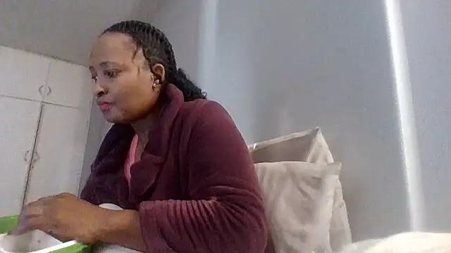 Snapshot of BabeAssXX chatting on August 7, 1:02 pm BabeAssXX online show from August 7, 1:02 pm