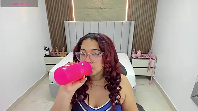 MADISON ROWAN1 online show from May 14, 3:13 am