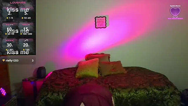 MonroeLoves online show from February 3, 6:22 am