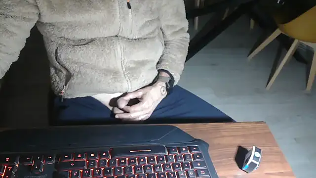 Adri gard online show from March 5, 9:55 pm