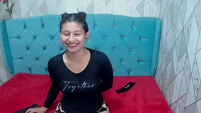 Snapshot of Lilyevansx chatting on January 25, 10:51 am Lilyevansx online show from January 25, 10:51 am