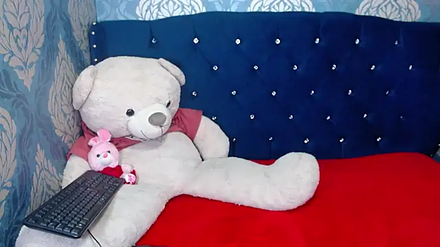 Snapshot of Lilyevansx chatting on February 22, 6:30 pm Lilyevansx online show from February 22, 6:30 pm