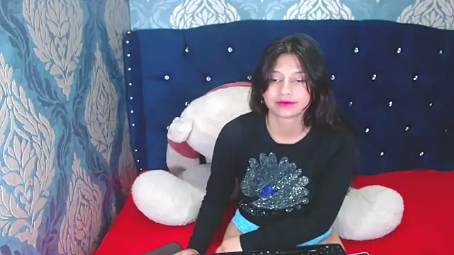 Snapshot of Lilyevansx chatting on March 5, 5:29 pm Lilyevansx online show from March 5, 5:29 pm