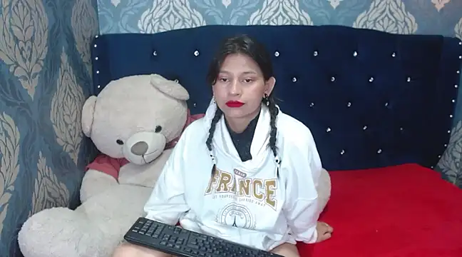 Snapshot of Lilyevansx chatting on March 16, 11:16 am Lilyevansx online show from March 16, 11:16 am