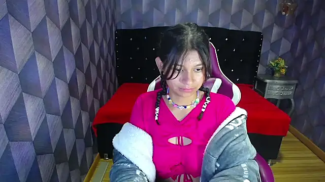 Snapshot of Lilyevansx chatting on March 20, 2:10 pm Lilyevansx online show from March 20, 2:10 pm