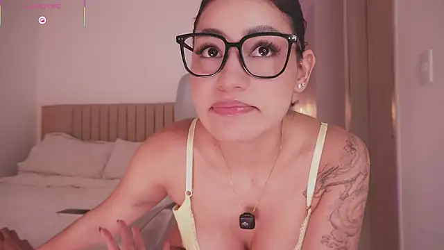 Snapshot of Amber-9 chatting on November 13, 1:15 am Amber-9 online show from November 13, 1:15 am