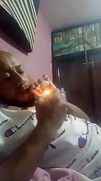 pineda1689 online show from December 14, 11:45 pm