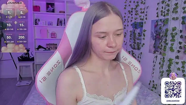 Snapshot of Milia_Parker chatting on December 8, 7:54 pm Milia Parker online show from December 8, 7:54 pm